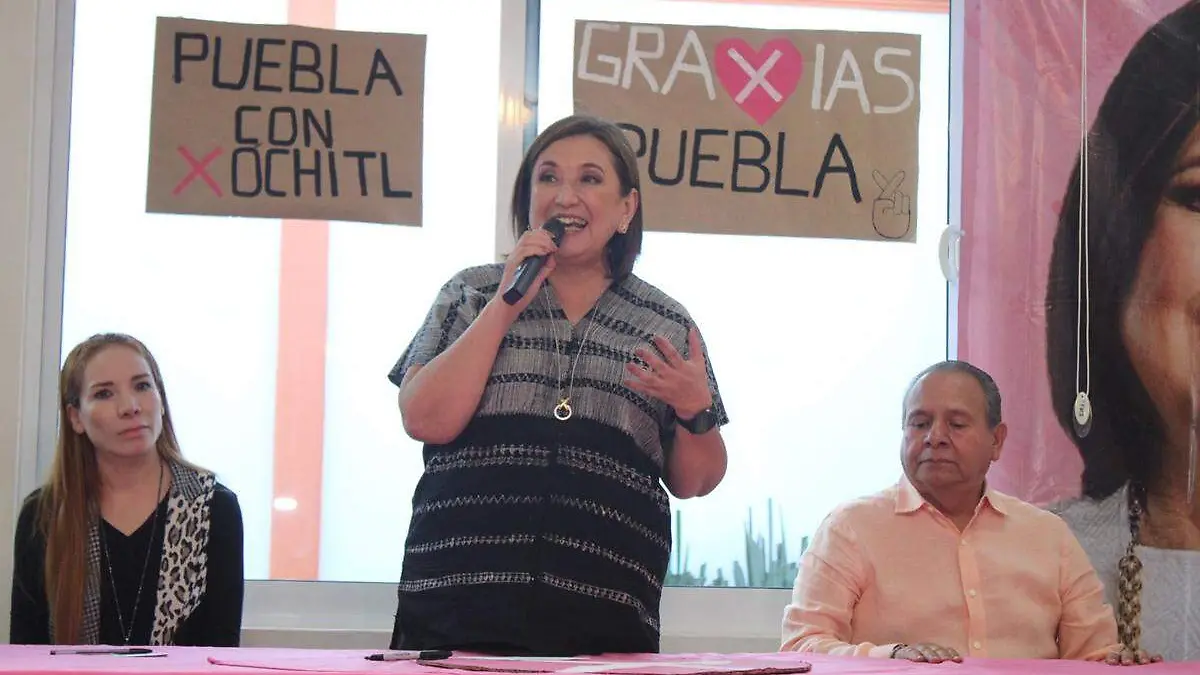 Xochitl Galvez en Puebla